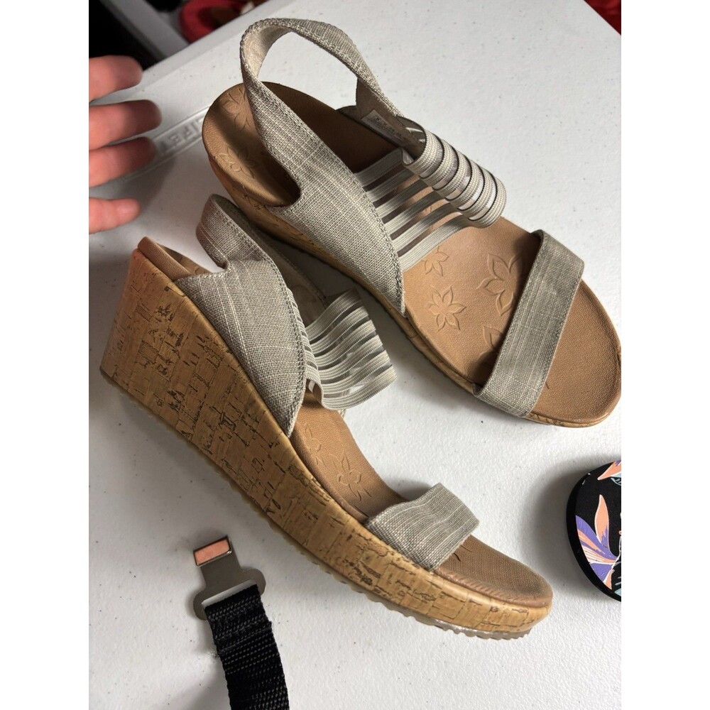 Skechers Beverlee Womens size 8Foam Wedge Strap Sandal Taupe